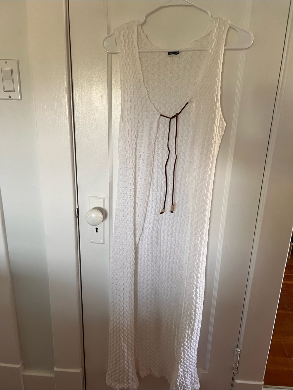 Women’s White Sleeveless Knit Maxi Vest with Tie